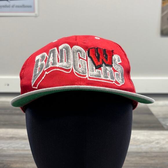 Vintage Wisconsin Badgers Red Gray Mens OS Snapback Bucky NCAA Wave G Cap Hat - Picture 1 of 7